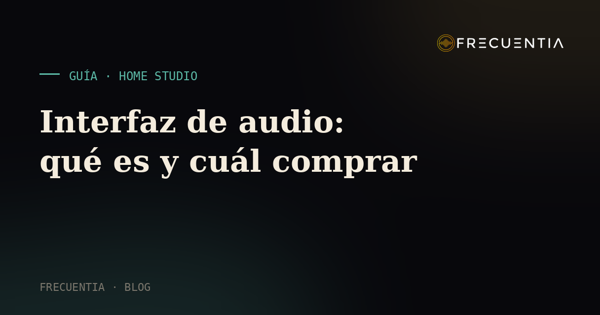 Interfaz de audio de home studio conectada a monitores, fondo oscuro